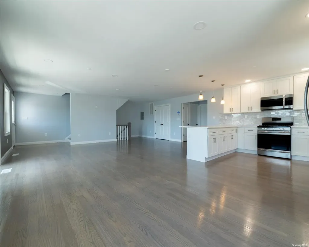 93 E Fulton Street Long Beach NY 11561