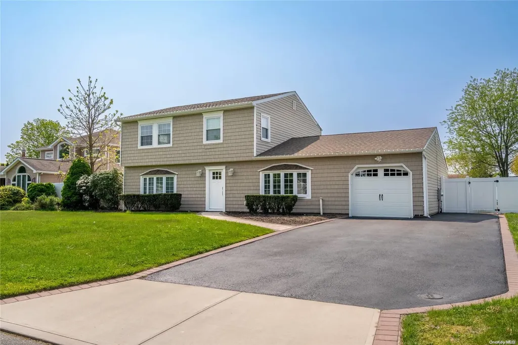 10 Thrasher Avenue Bellport NY 11713