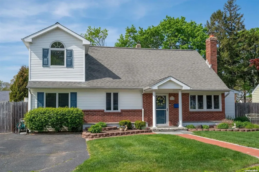 87 Harris Street Patchogue NY 11772