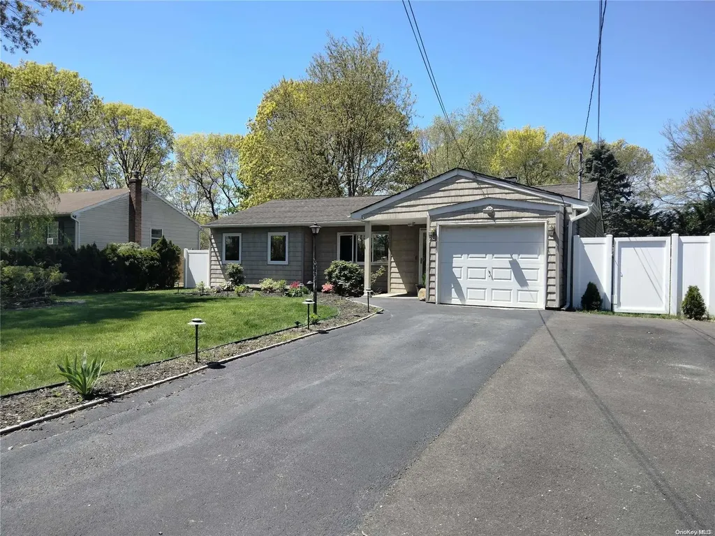 68 Terapin Street Mastic NY 11950