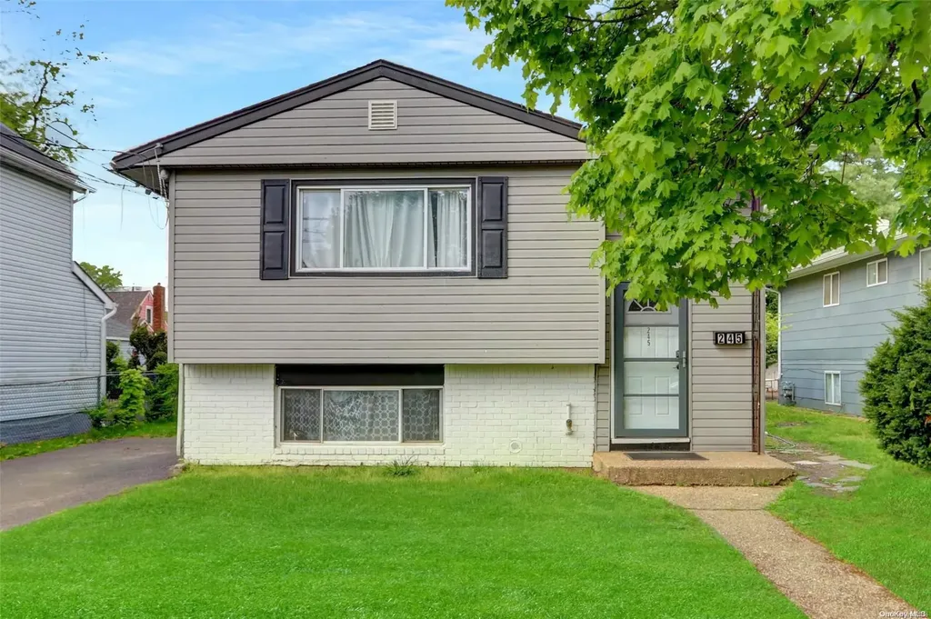 245 Wright Street Westbury NY 11590