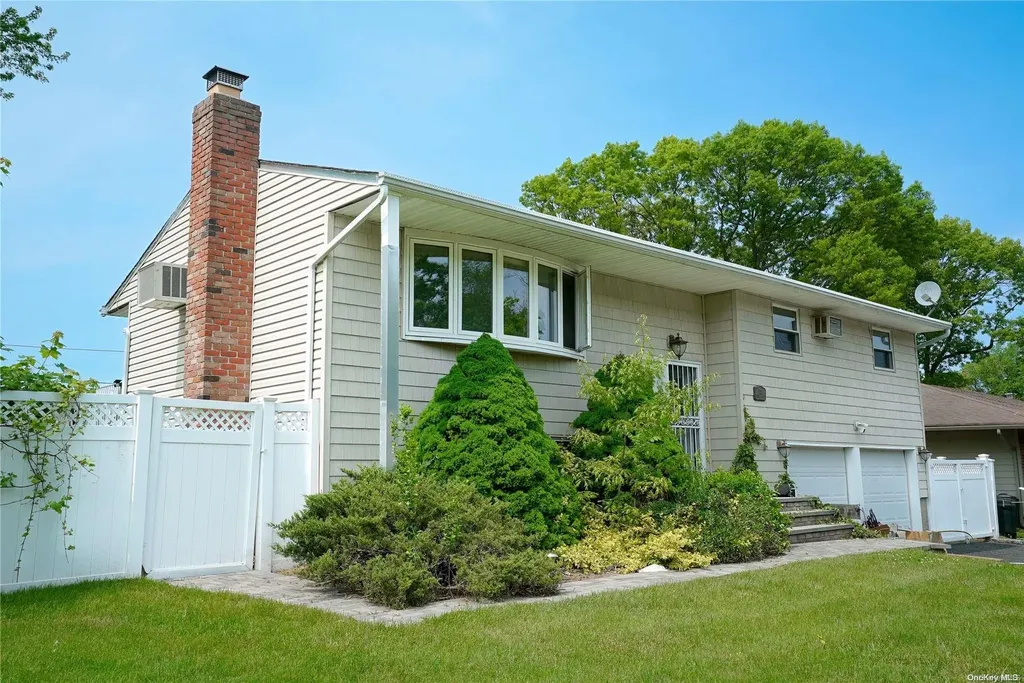 22 Fisher Road Commack NY 11725