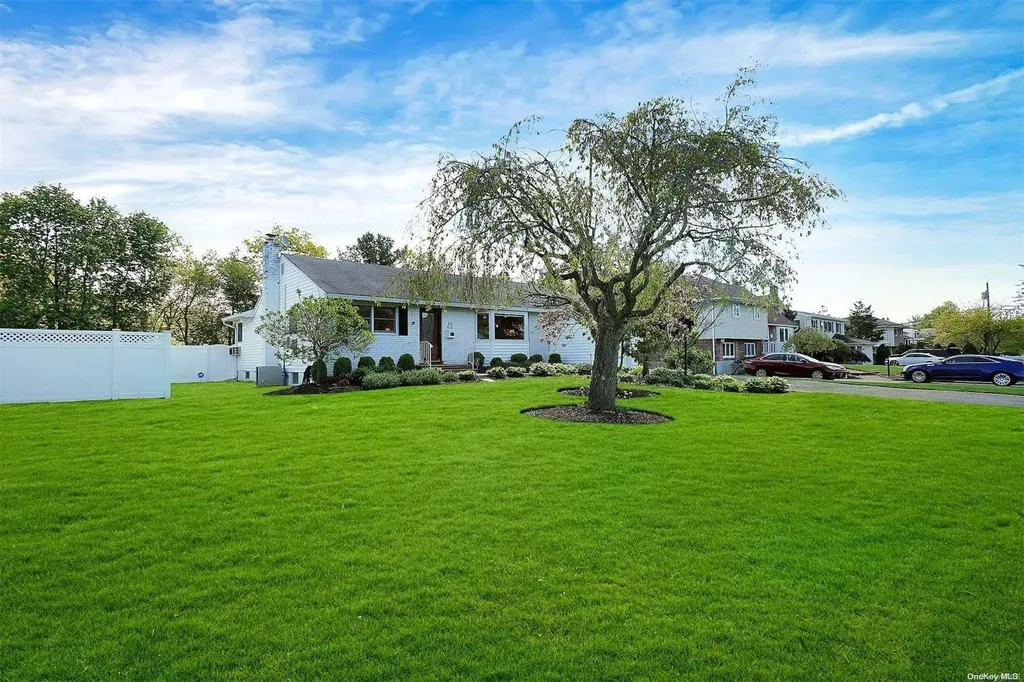 15 Cottonwood Drive Commack NY 11725