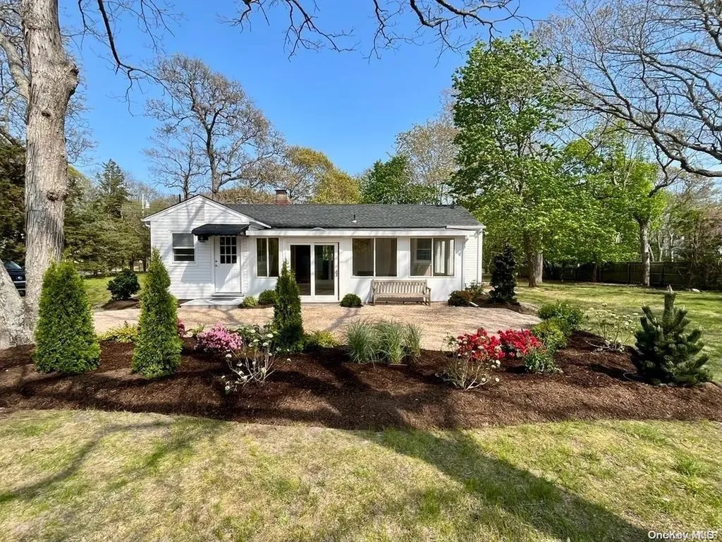 1 Loetscher Lane Hampton Bays NY 11946