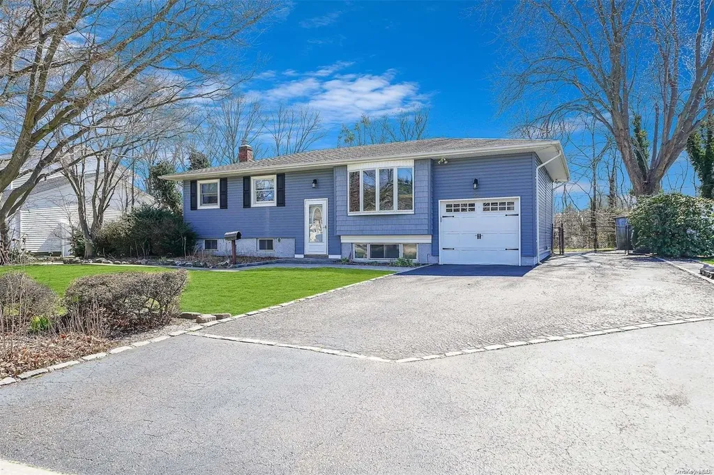 38 Seneca Drive Commack NY 11725