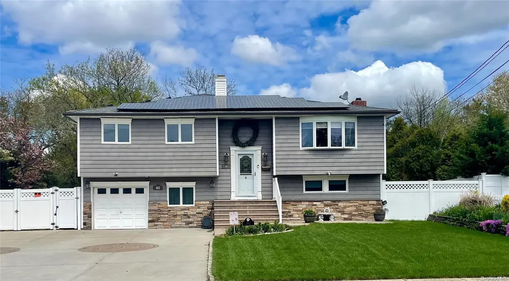182 Loop Drive Sayville NY 11782