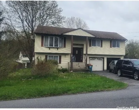 30 Sutton Park Road Poughkeepsie NY 12603