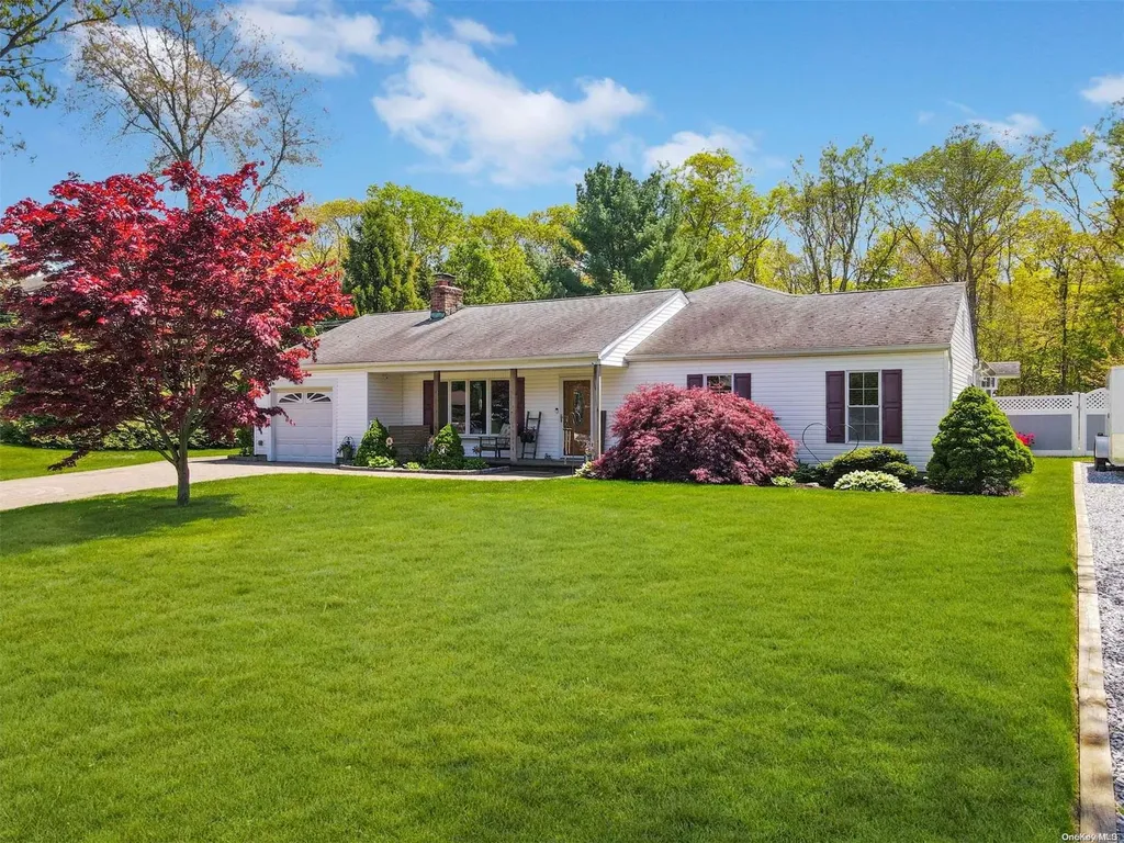 24 Rustic Road Yaphank NY 11980