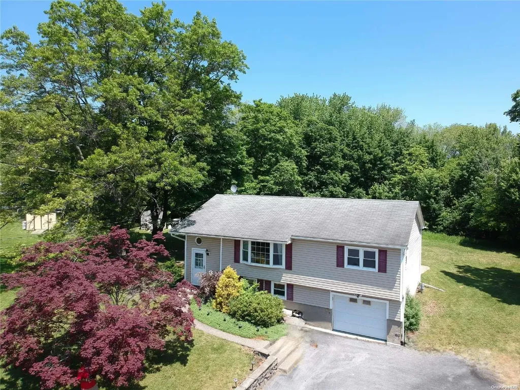 7 Dapple Terrace Newburgh NY 12550