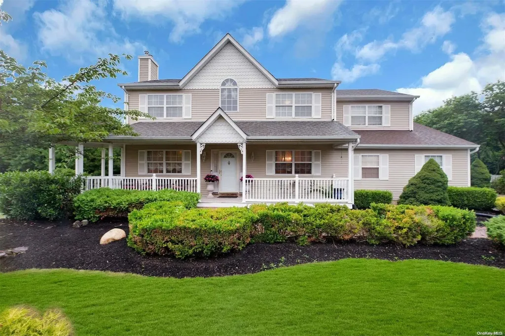 58 E Greentree Drive Medford NY 11763