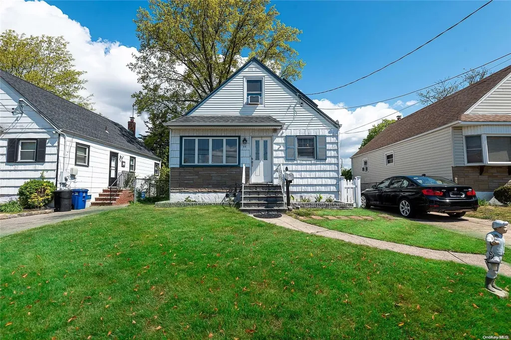 39 Spring Garden Street Valley Stream NY 11580