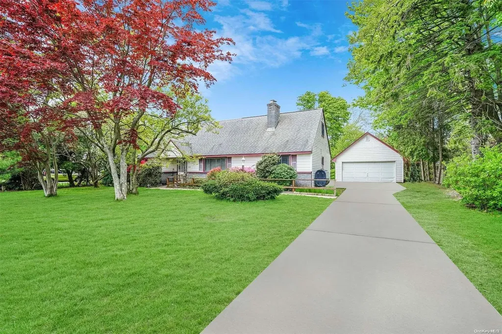 1428 Gardiner Drive Bay Shore NY 11706