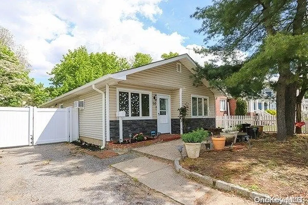 50 Independence Avenue Freeport NY 11520