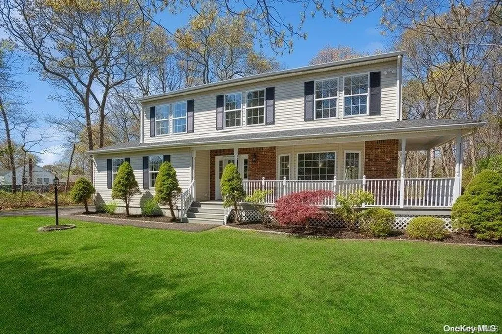 20 Margin Drive W Shirley NY 11967