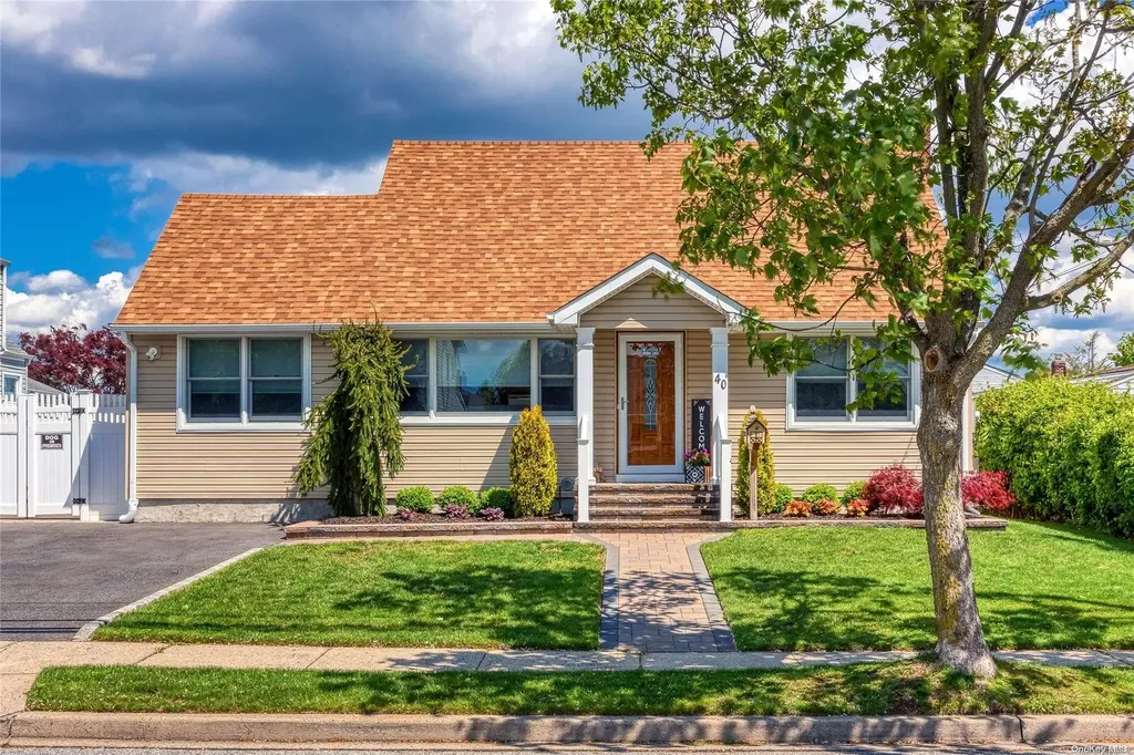40 Thomas Avenue Bethpage NY 11714