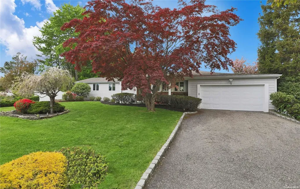 3 Freshman Lane Stony Brook NY 11790