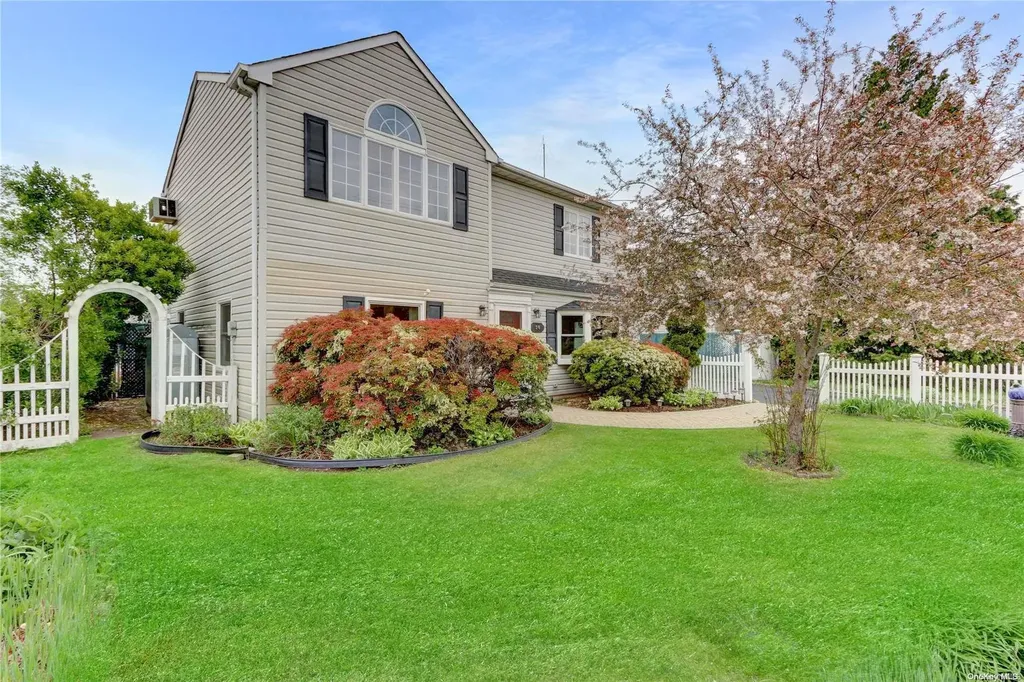 30 Libby Avenue Hicksville NY 11801