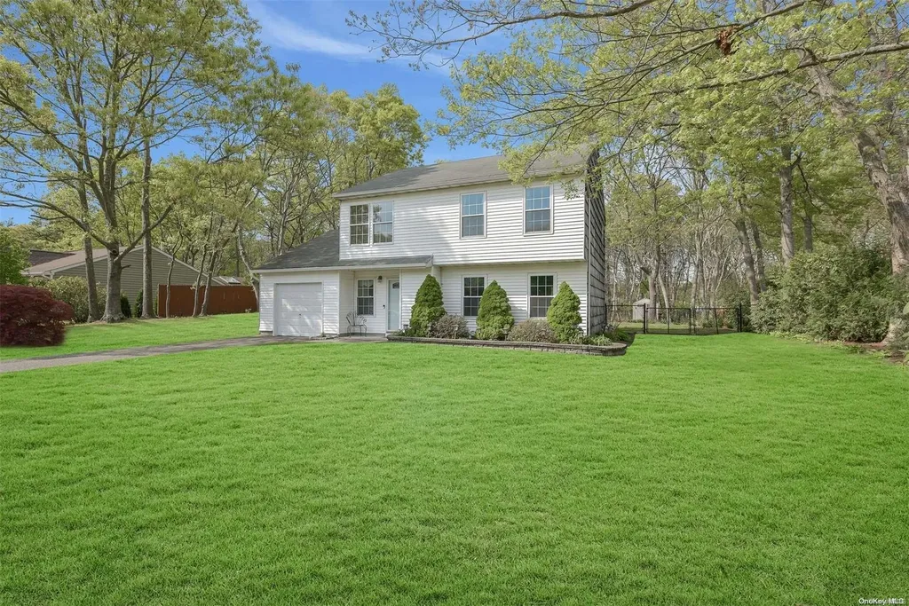 58 Marc Drive Ridge NY 11961