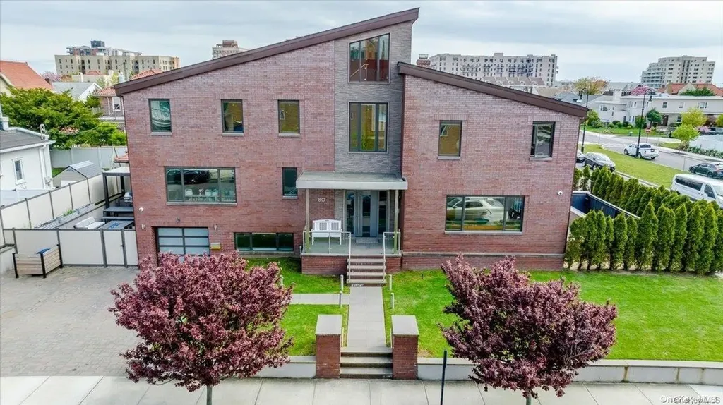 80 W Walnut Street Long Beach NY 11561