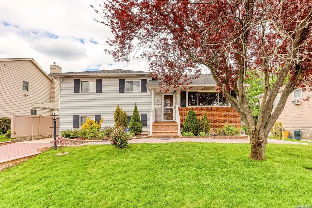 26 Alexander Drive Syosset NY 11791