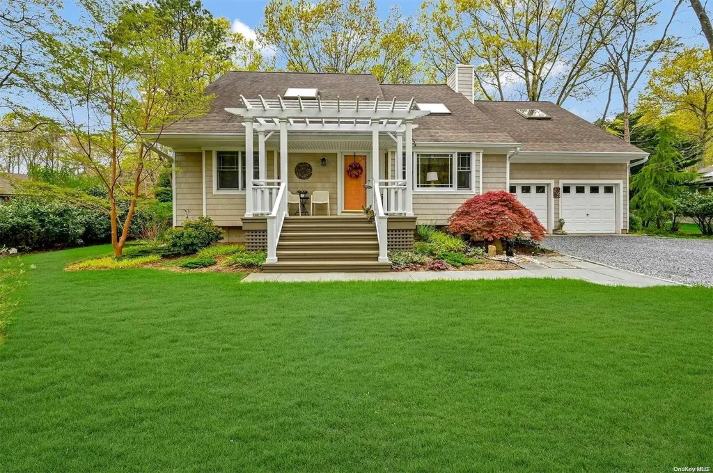 16 Barnes Road Wading River NY 11792