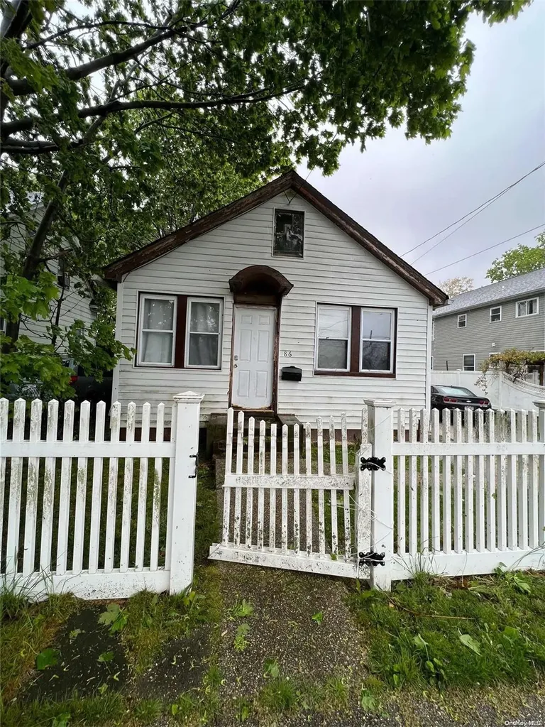 86 Linden Avenue Hempstead NY 11550