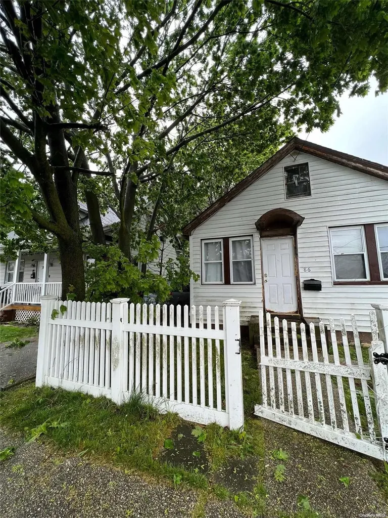 86 Linden Avenue Hempstead NY 11550