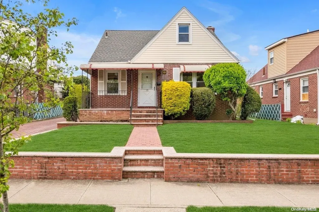 115 Haddon Road New Hyde Park NY 11040
