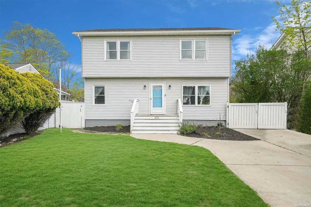 413 Bay Avenue Patchogue NY 11772