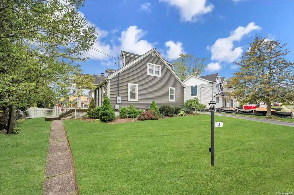 4 Reed Drive Deer Park NY 11729