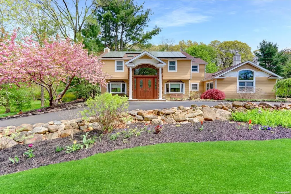 16 Pettit Drive Dix Hills NY 11746