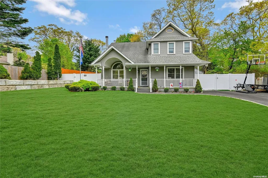 44 Hawthorne Road Rocky Point NY 11778