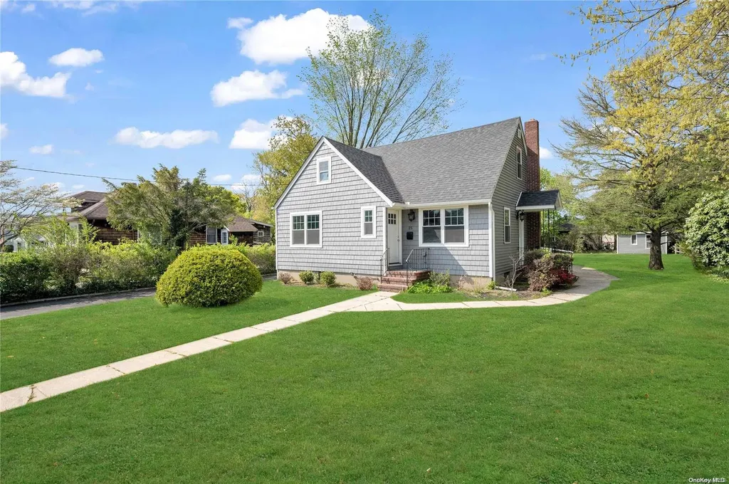 25 North Street West Islip NY 11795