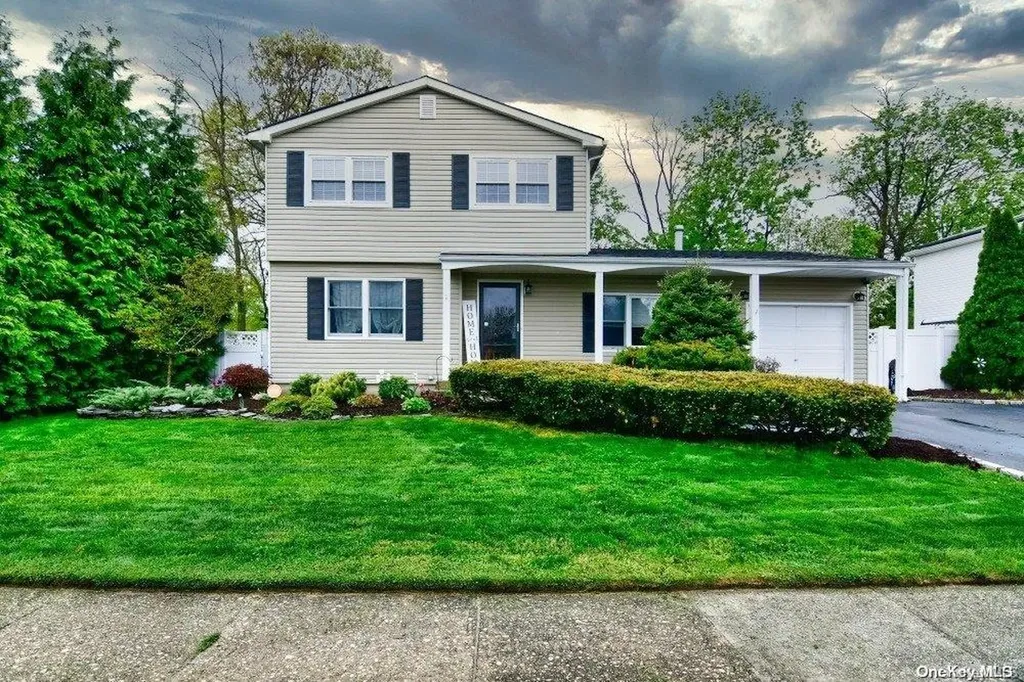 65 Avis Drive Holbrook NY 11741