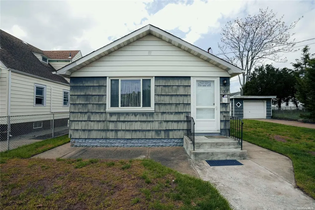 53 Savoy Avenue Elmont NY 11003