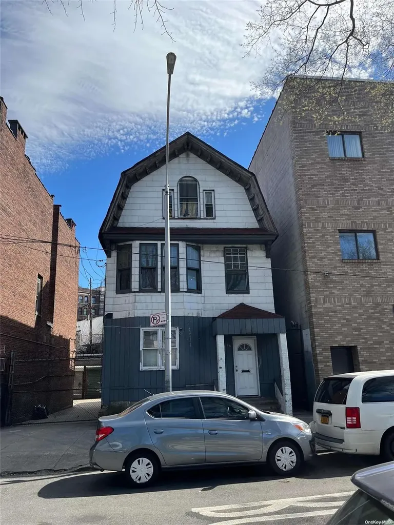 3156 Albany Crescent Bronx NY 10463