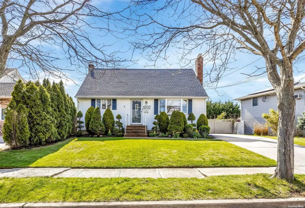2354 Beech Street Wantagh NY 11793