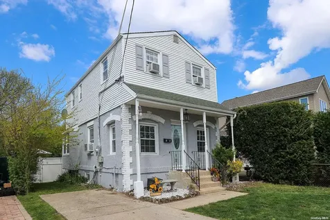 1812 Meadowbrook Road Merrick NY 11566