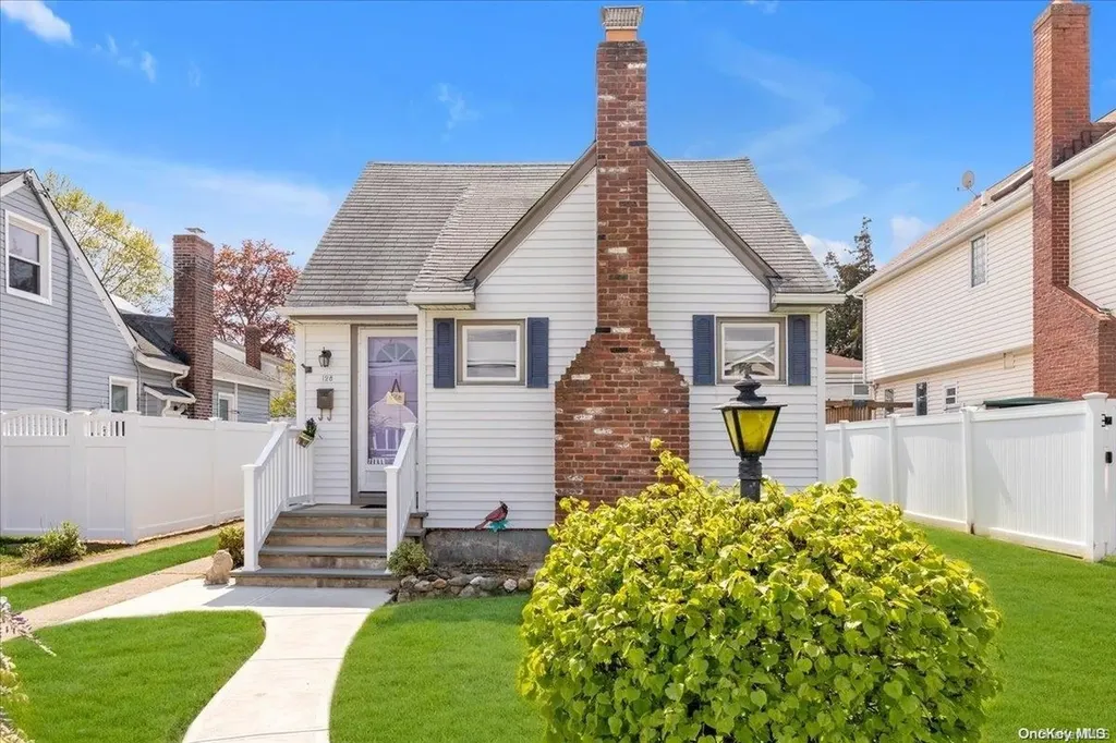 128 Beach Drive Merrick NY 11566