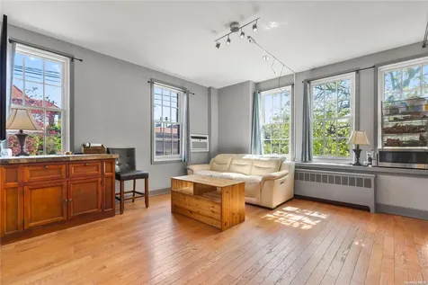 2 Dartmouth Street Forest Hills NY 11375