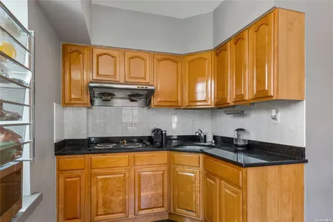 2 Dartmouth Street Forest Hills NY 11375