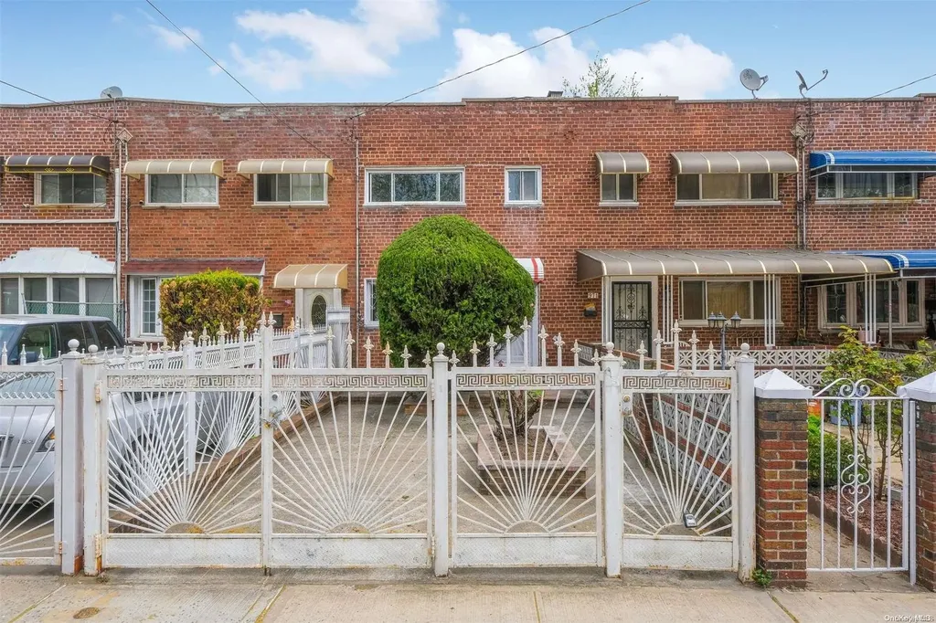 969 E 105th Street Brooklyn NY 11236