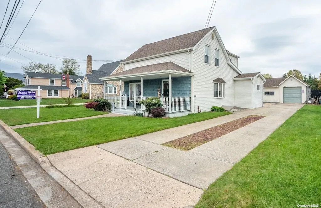 122 Harrison Avenue Bethpage NY 11714