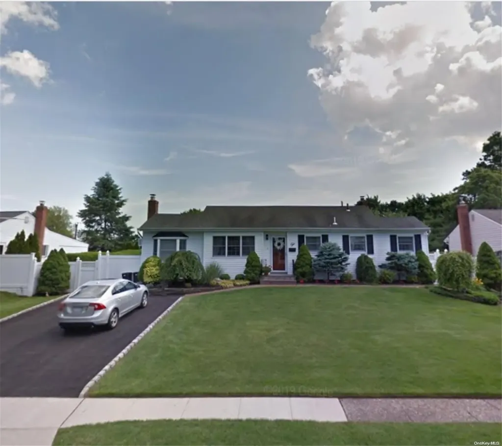 10 Dorian Lane Commack NY 11725