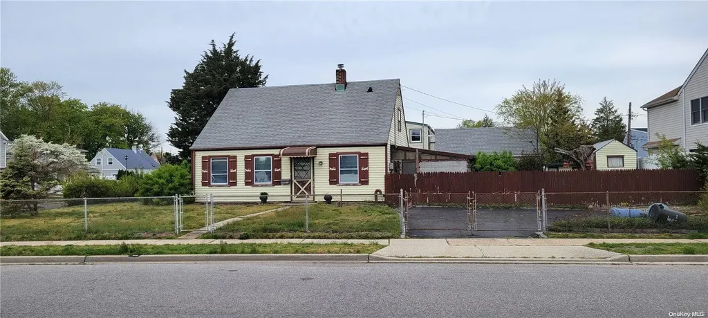 88 Anchor Lane Levittown NY 11756