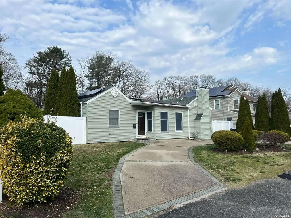 1374 Pine Drive Bay Shore NY 11706