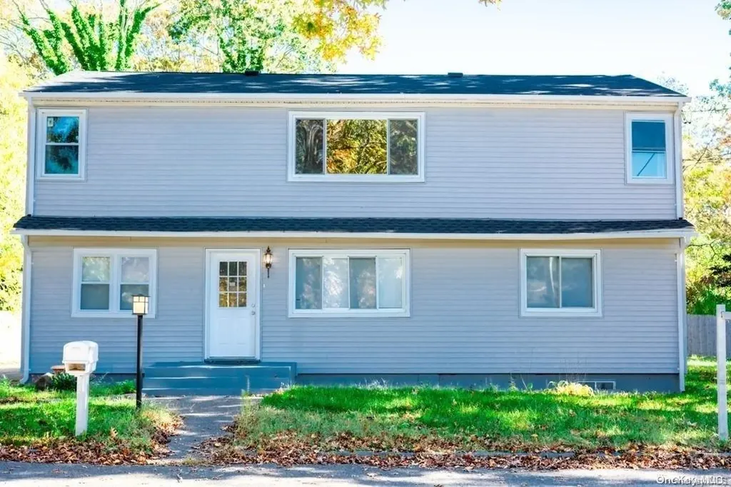 15 Heston Road Shirley NY 11967