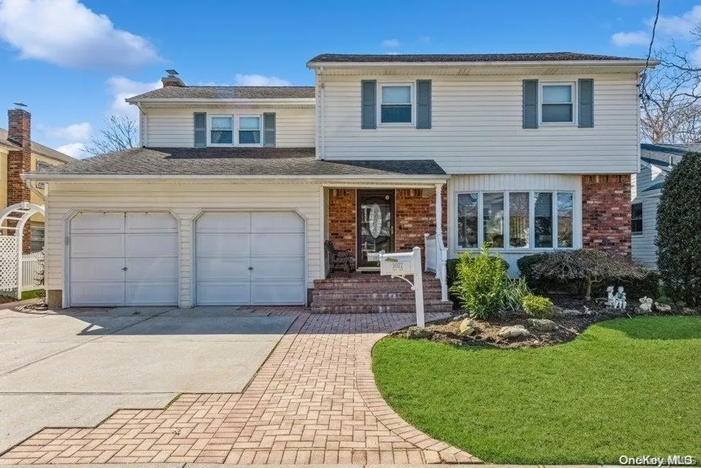 3022 Post Avenue Wantagh NY 11793