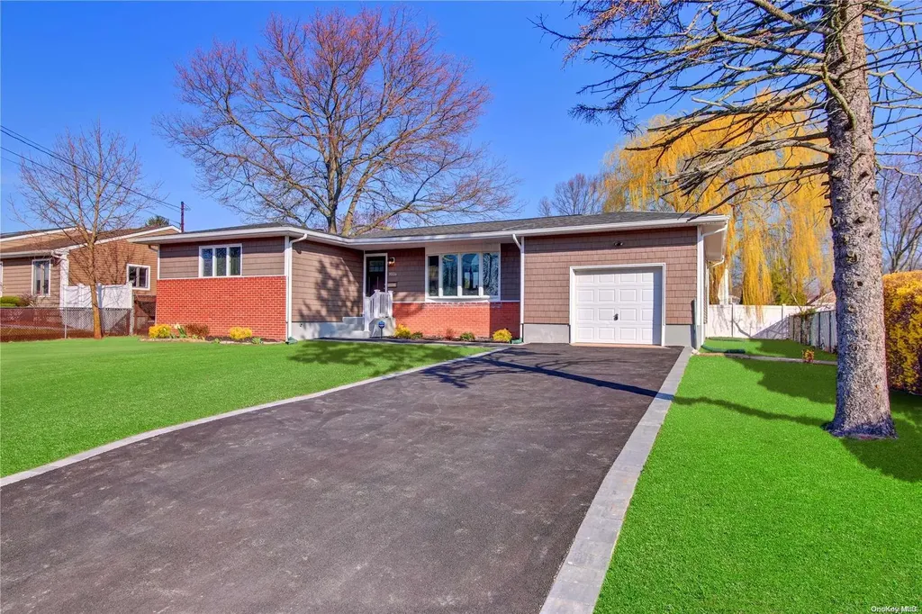 1026 9th Street West Babylon NY 11704