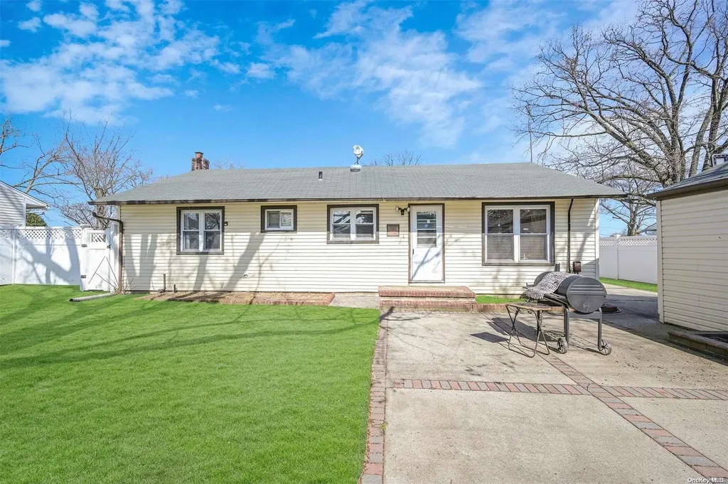 956 Lynn Drive Valley Stream NY 11580